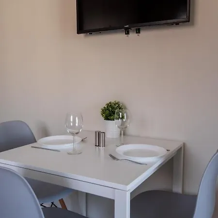 Apartment Olive 201 *